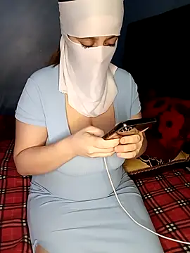 Lamia Queen  online show from November 26, 2025, 5:25 pm