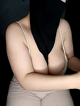 Lamia Queen  online show from February 12, 2026, 2:56 pm