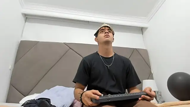 andrew colleman online show from October 27, 2025, 4:27 am