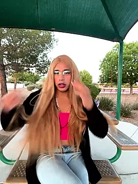 Snapshot of TranSexualJade95 chatting on April 28, 2026, 2:27 am TranSexualJade95 online show from April 28, 2026, 2:27 am