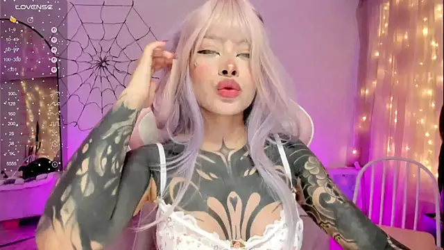 Snapshot of AlinaLukyanova chatting on November 27, 2025, 4:36 am AlinaLukyanova online show from November 27, 2025, 4:36 am