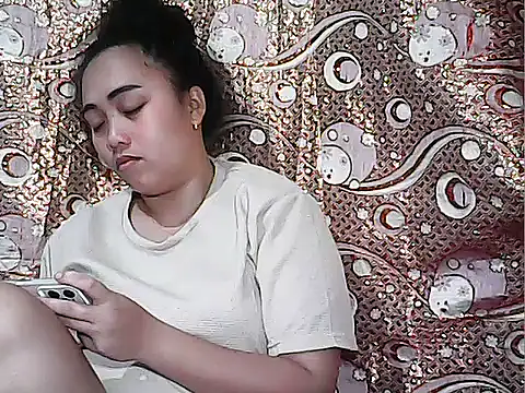 Snapshot of Pinay_Chubby20 chatting on November 17, 2025, 11:21 pm Pinay Chubby20 online show from November 17, 2025, 11:21 pm