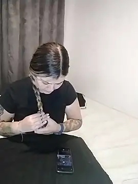 Fernandar2025 online show from November 8, 2025, 1:39 am