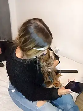 Fernandar2025 online show from November 25, 2025, 2:22 am