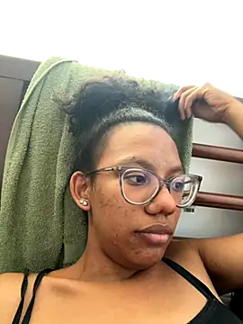 Valen1800 online show from November 3, 2025, 5:03 pm