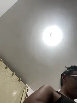 Valen1800 online show from March 22, 2026, 1:42 am