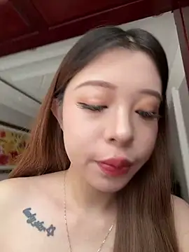 tuanzi125216 online show from May 7, 2026, 1:44 am
