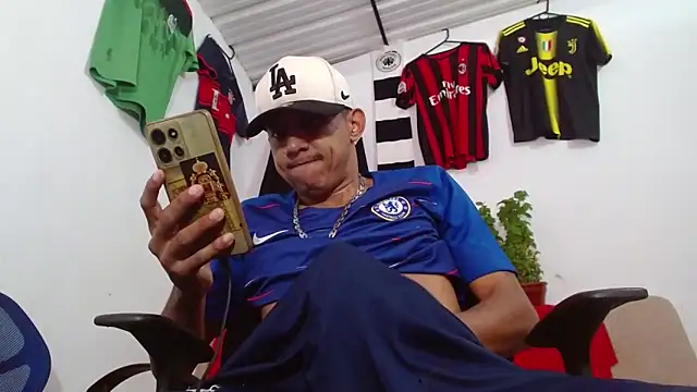 skinny23cm online show from March 1, 2026, 2:19 pm