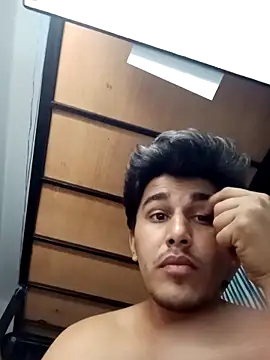 Snapshot of HarryChoudhary21 chatting on April 17, 2026, 7:28 pm HarryChoudhary21 online show from April 17, 2026, 7:28 pm