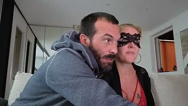 bellemasquer online show from September 24, 2025, 1:14 pm