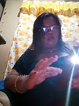Snapshot of Huge_mama69 chatting on April 28, 2026, 2:33 pm Huge mama69 online show from April 28, 2026, 2:33 pm