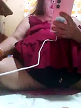 Snapshot of Huge_mama69 chatting on May 25, 2026, 7:03 am Huge mama69 online show from May 25, 2026, 7:03 am