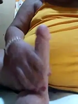 Snapshot of Huge_mama69 chatting on May 29, 2026, 10:30 pm Huge mama69 online show from May 29, 2026, 10:30 pm