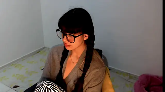 meganmiauu online show from May 25, 2026, 12:22 pm