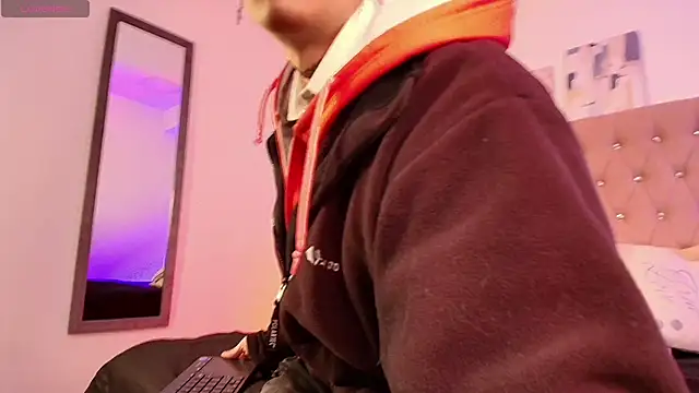 Snapshot of OzorioDany chatting on December 14, 2025, 3:56 am OzorioDany online show from December 14, 2025, 3:56 am