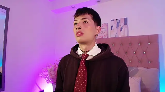 Snapshot of OzorioDany chatting on December 17, 2025, 4:29 am OzorioDany online show from December 17, 2025, 4:29 am