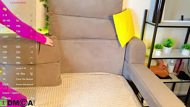 Roxy Sunnny online show from November 20, 2025, 9:20 am