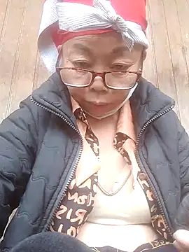 VangLe73 online show from November 13, 2025, 3:49 am