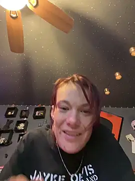 Snapshot of bratlipss chatting on March 8, 2026, 6:28 am bratlipss online show from March 8, 2026, 6:28 am