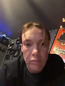 Snapshot of bratlipss chatting on March 28, 2026, 7:52 am bratlipss online show from March 28, 2026, 7:52 am