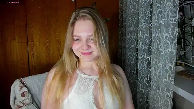 AlinaMors online show from December 19, 2025, 10:06 pm