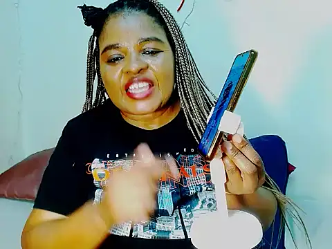 Love-Racheal75 online show from October 23, 2025, 1:43 pm