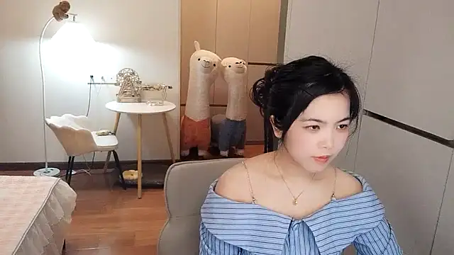 XiaoAnQi online show from November 10, 2025, 12:26 pm