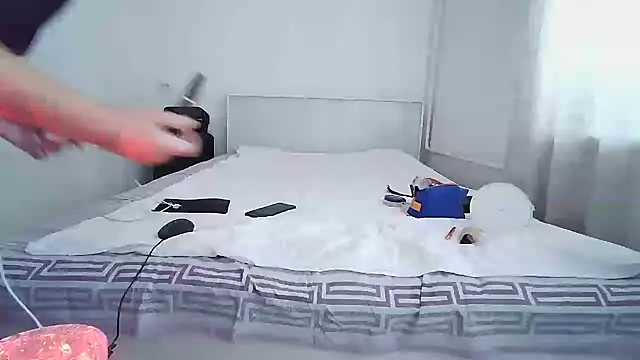 sakuradelreina online show from September 22, 2025, 4:14 am