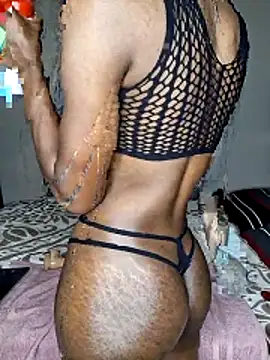 Snapshot of Unique05 chatting on November 25, 2025, 9:04 pm Unique05 online show from November 25, 2025, 9:04 pm