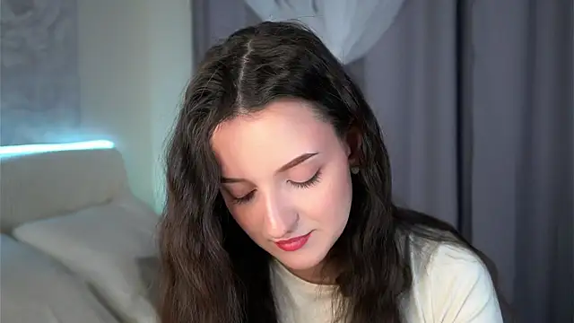 Snapshot of FalineBeacher chatting on March 1, 2026, 1:18 am FalineBeacher online show from March 1, 2026, 1:18 am