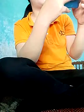 Snapshot of linhbe96xxx chatting on November 29, 2025, 4:37 am linhbe96xxx online show from November 29, 2025, 4:37 am