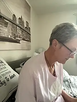 Curvy-Jinx online show from October 26, 2025, 4:02 pm