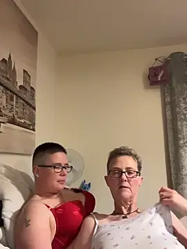 Curvy-Jinx online show from February 1, 2026, 8:18 pm