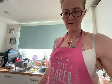 Curvy-Jinx online show from March 20, 2026, 1:38 pm