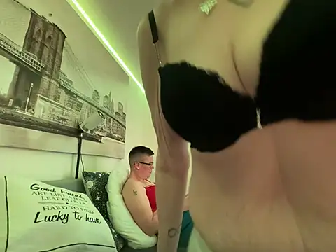 Curvy-Jinx online show from April 4, 2026, 7:22 pm