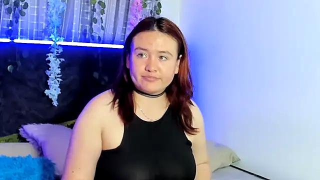 Snapshot of AliaMiller_ chatting on October 29, 2025, 1:19 am AliaMiller online show from October 29, 2025, 1:19 am