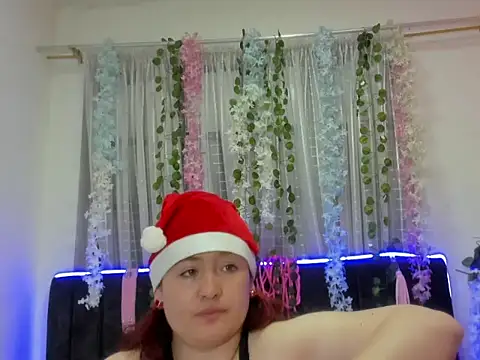 Snapshot of AliaMiller_ chatting on December 21, 2025, 12:56 pm AliaMiller online show from December 21, 2025, 12:56 pm