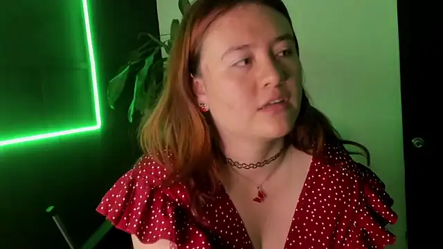 Snapshot of AliaMiller_ chatting on February 26, 2026, 2:21 am AliaMiller online show from February 26, 2026, 2:21 am