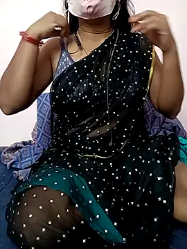 Cute Renuka online show from October 13, 2025, 4:18 pm