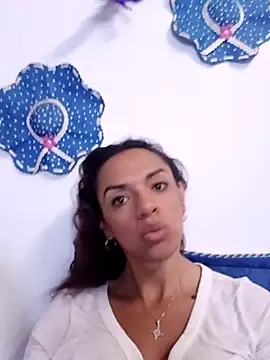 Snapshot of MeganRhyder chatting on December 4, 2025, 6:38 pm MeganRhyder online show from December 4, 2025, 6:38 pm