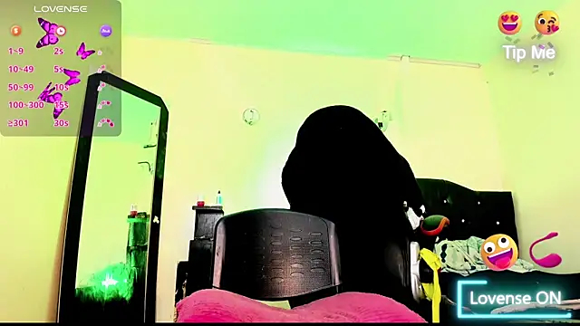 Rossedewitt  online show from January 12, 2026, 6:46 pm