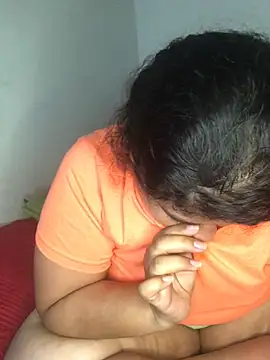 Snapshot of luisahot_9727 chatting on April 13, 2026, 11:05 am luisahot 9727 online show from April 13, 2026, 11:05 am