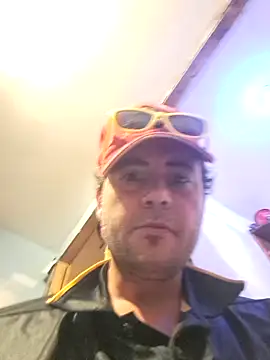 Snapshot of ModernMan381 chatting on October 19, 2025, 9:54 am ModernMan381 online show from October 19, 2025, 9:54 am