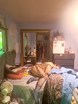 Snapshot of ModernMan381 chatting on November 3, 2025, 12:39 pm ModernMan381 online show from November 3, 2025, 12:39 pm