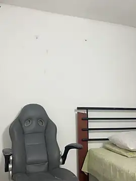 vincentjaxon online show from February 23, 2026, 12:35 pm