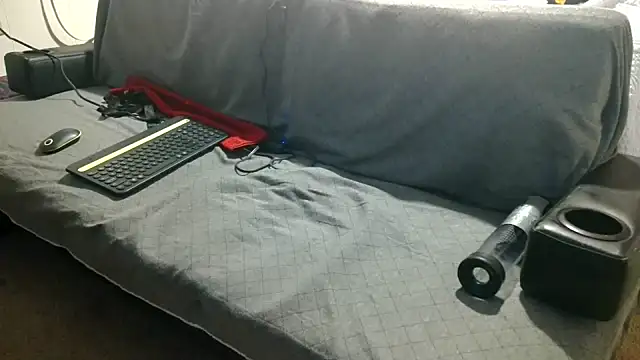 Luv2SuckBWC92 online show from November 20, 2025, 4:23 am