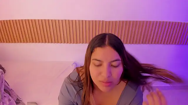 OliviaSweett online show from November 21, 2025, 6:50 pm