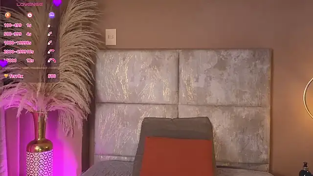 LunaAspen  online show from April 3, 2026, 5:55 pm