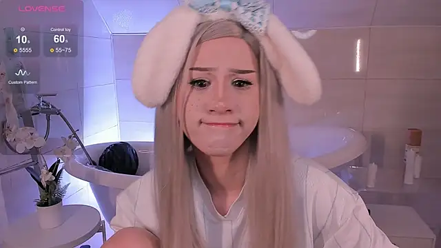 Necucub online show from October 30, 2025, 2:02 am