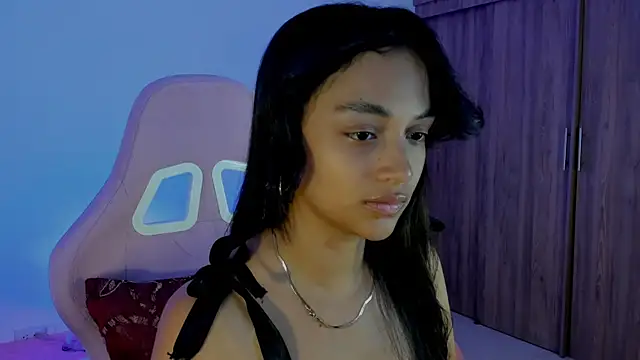 MelanyOconner online show from June 25, 2026, 9:19 pm